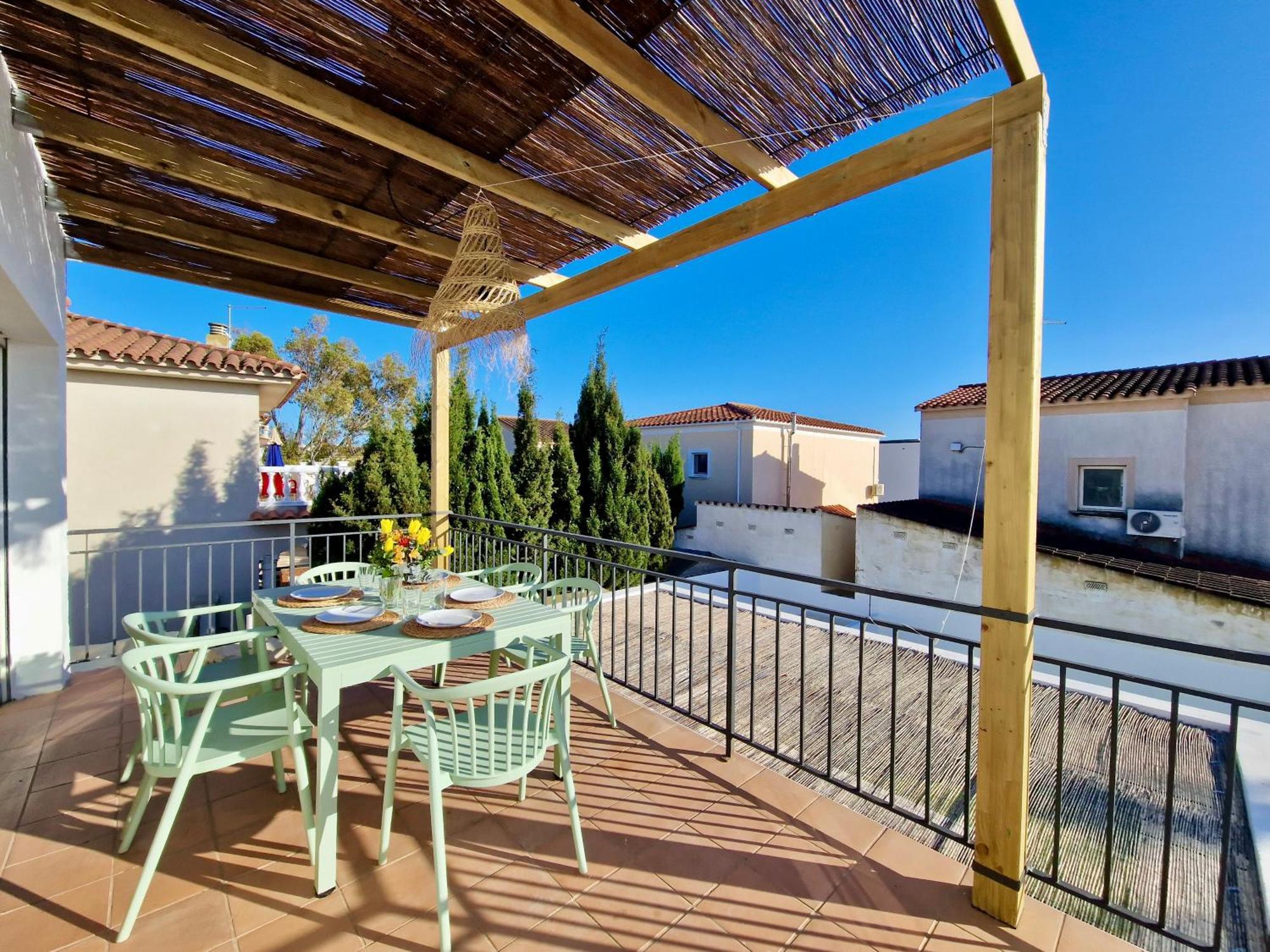 Gorgot P1 I Apartamento Con Terraza Y Piscina Comunitaria Cerca De La Playa Empuriabrava Exterior photo